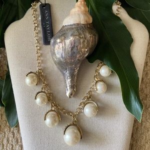 ANN TAYLOR Large Pearl 🔆 Gold Statement Necklace 16"-18" NWT